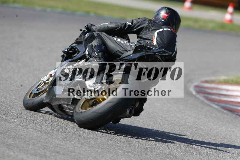 /44 09.08.2025 Plüss Moto Sport ADR/Freies Fahren/backside